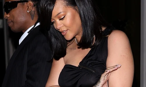 Rihanna, cină în rochie transparentă Foto Profimedia (5) jpg