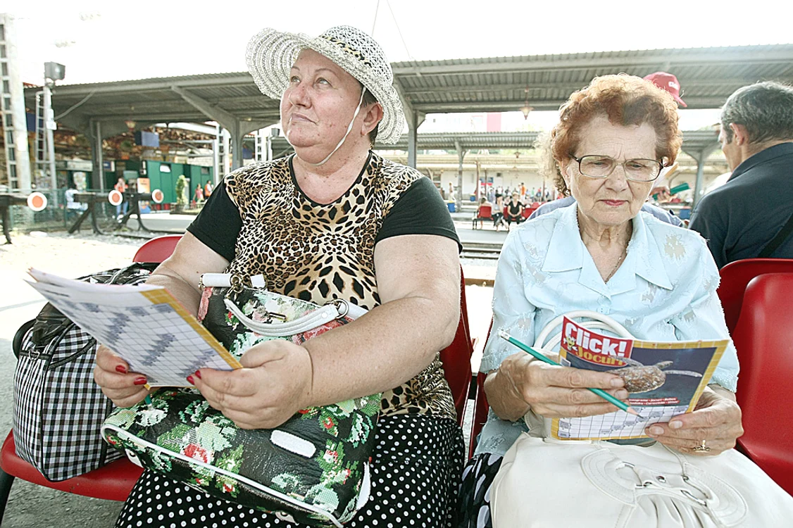Mare surpriză pentru cei prezenţi ieri în Gara de Nord. Ei au primit, gratuit, cea mai bună revistă de integrame