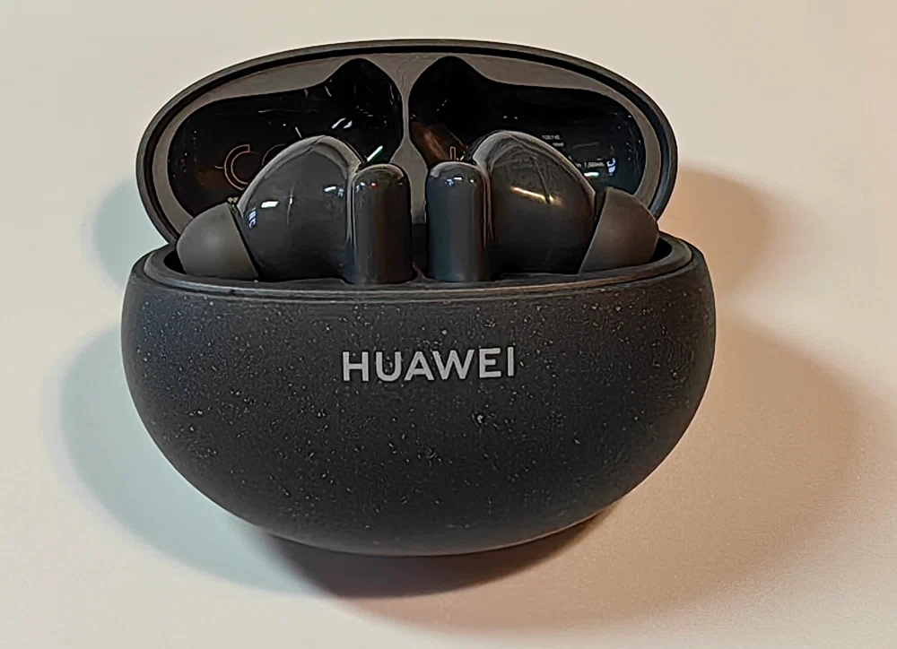 Căști Huawei FreeBuds 5i. FOTO Adrian Pogîngeanu