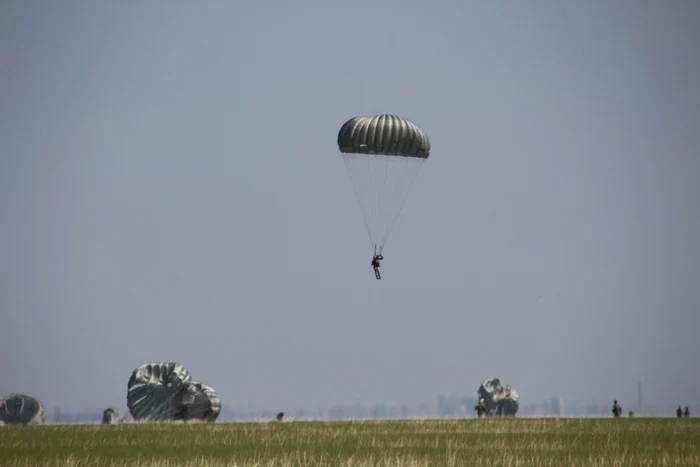 Accidentul s-a produs în apropierea Aerodromului de la Zărbeşti. FOTO Arhiva
