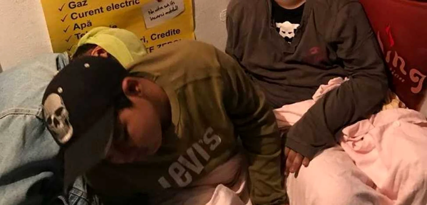 Femeia a fost şi victima violenţei în familie, fiind internată într-un centru de plasament după ce a fost bătută de soţul ei