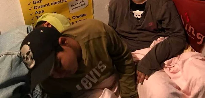 Femeia a fost şi victima violenţei în familie, fiind internată într-un centru de plasament după ce a fost bătută de soţul ei