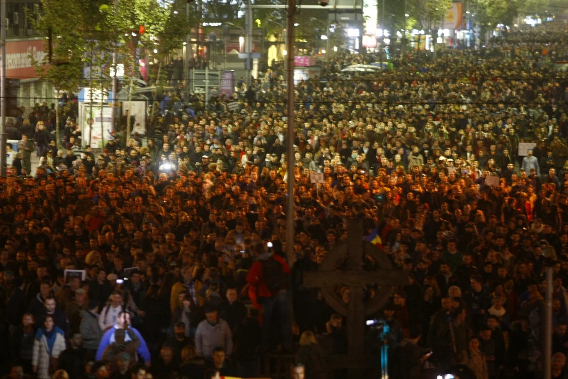 25.000 de bucureşteni au ieşit în stradă marţi seară în CapitalăFoto David Muntean
