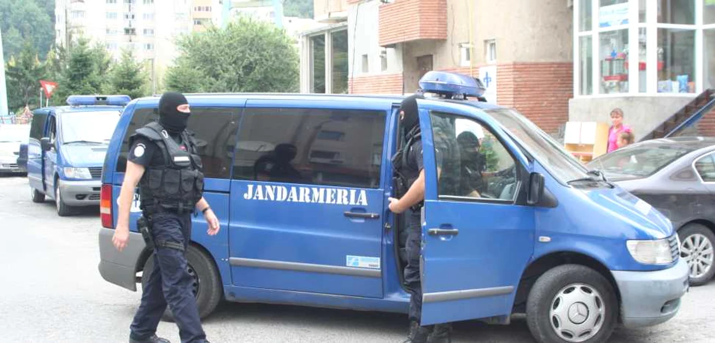 Inculpaţii au fost prinşi de autorităţi