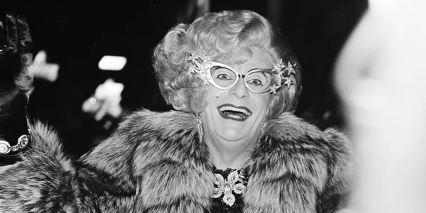 Barry Humphries Dame Edna profimedia 0771142122 jpg