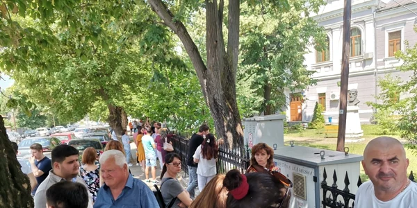 andidati din slatina la bacalaureatul 2021 la ieşirea de la proba la limba română
