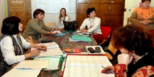 Cadrele didactice se sfătuiesc în privinţa formei de protest la care să recurgă