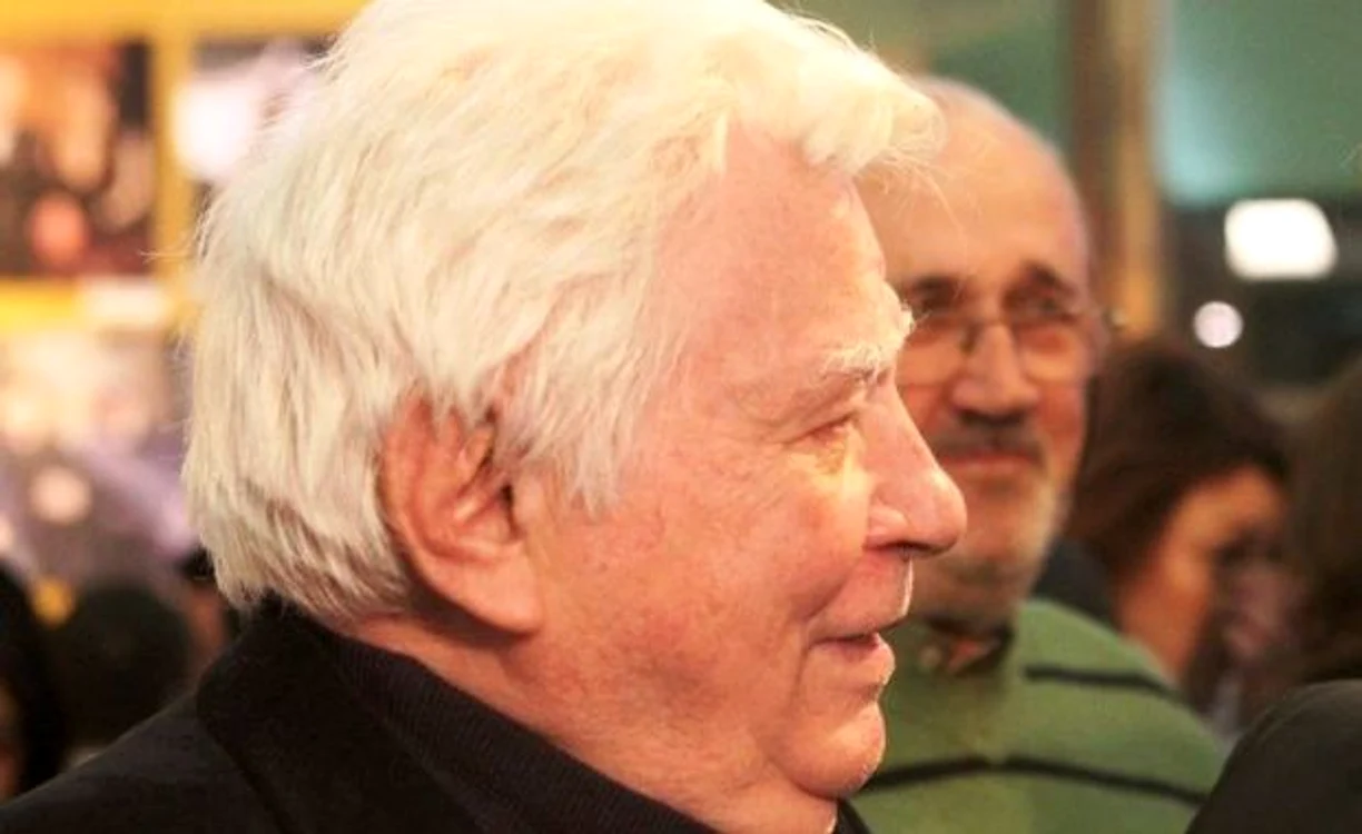 
    Ştefan Radof  