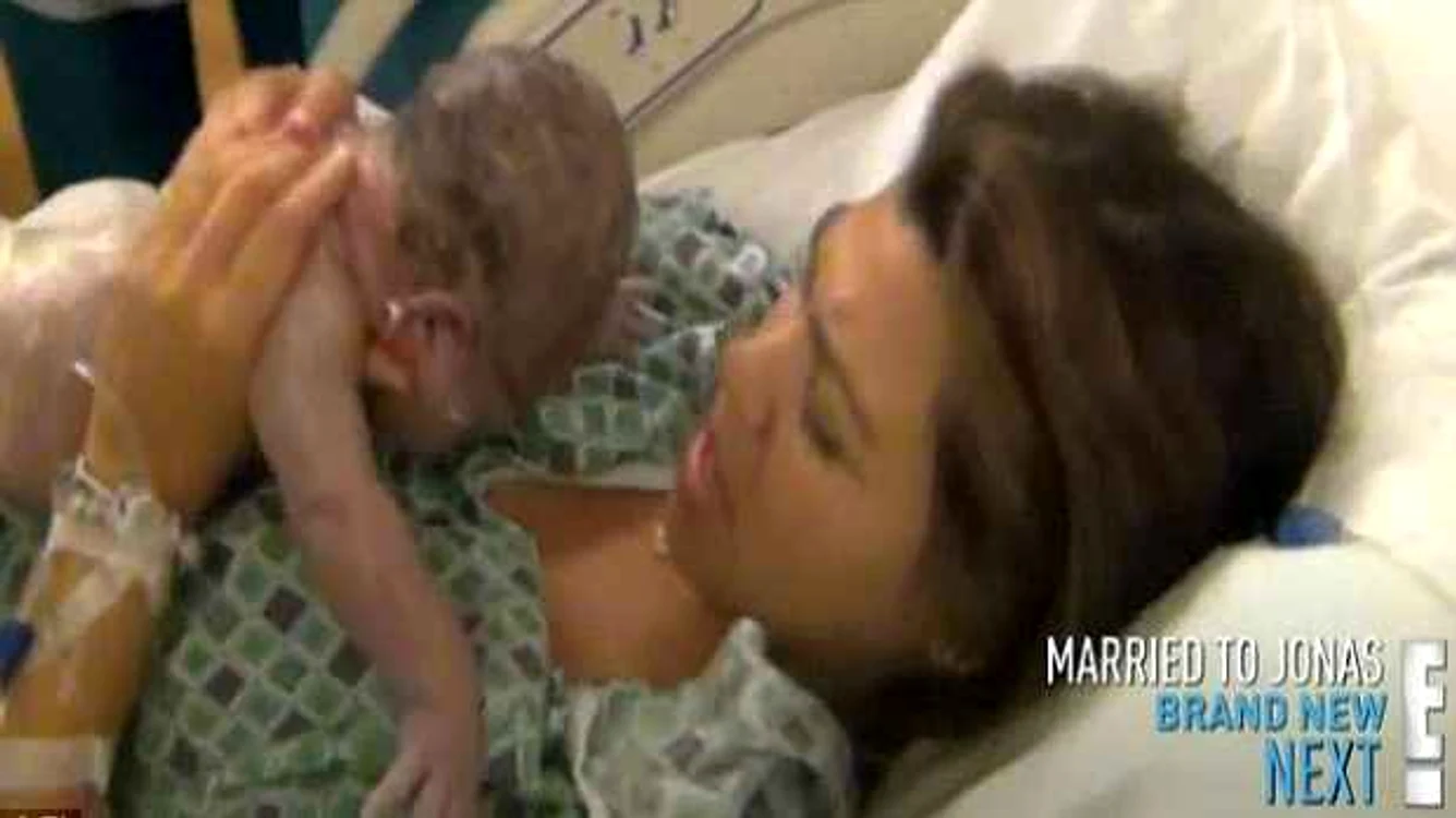 Kourtney Kardashian şi-a transformat cele mai intime momente în show internaţional.