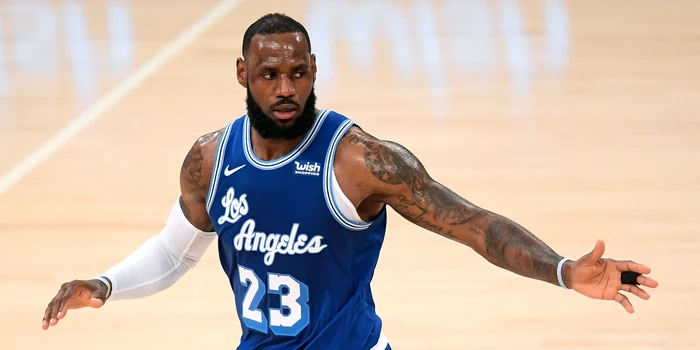 LeBron James s-a ținut de glume