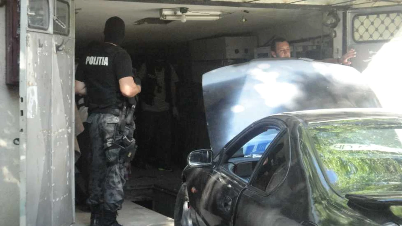 Percheziţii în căutare de droguri la Suceava
