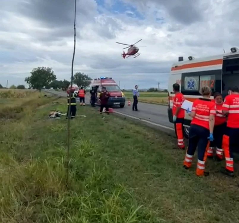 Accidentul s-a produs pe DN1 B între un TIR şi un autoturism FOTO ISU