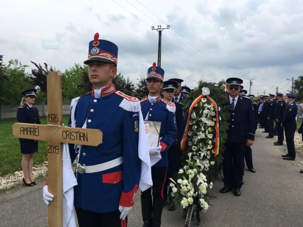 Înmormântare poliţist