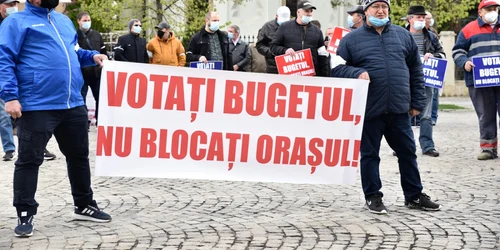 Protest angajaţi Primărie foto Andrei Luca