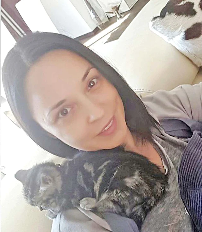 A adoptat o pisicuță superbă