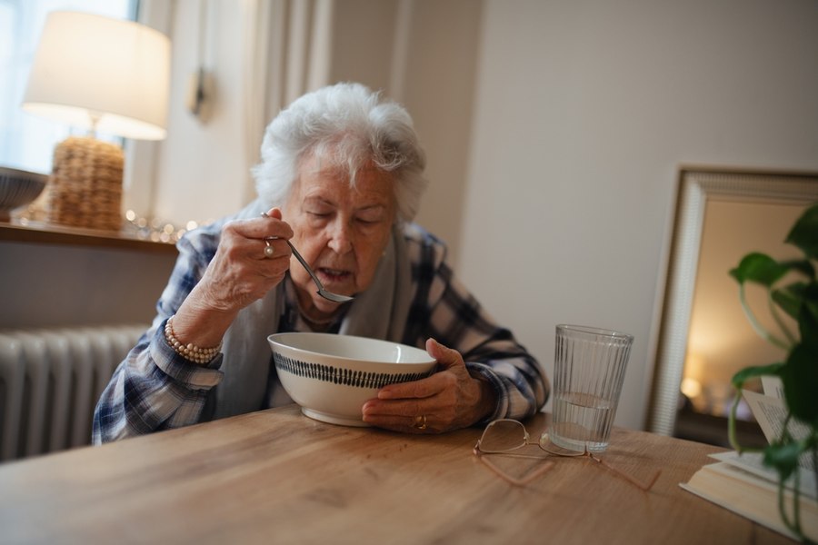 Aceste 5 schimbări ale obiceiurilor alimentare ar putea fi, de fapt, semne ale demenței