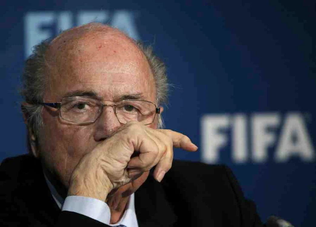 Sepp Blatter şi-a anunţat demisia după declanşarea investigaţiei FBIFoto: AP