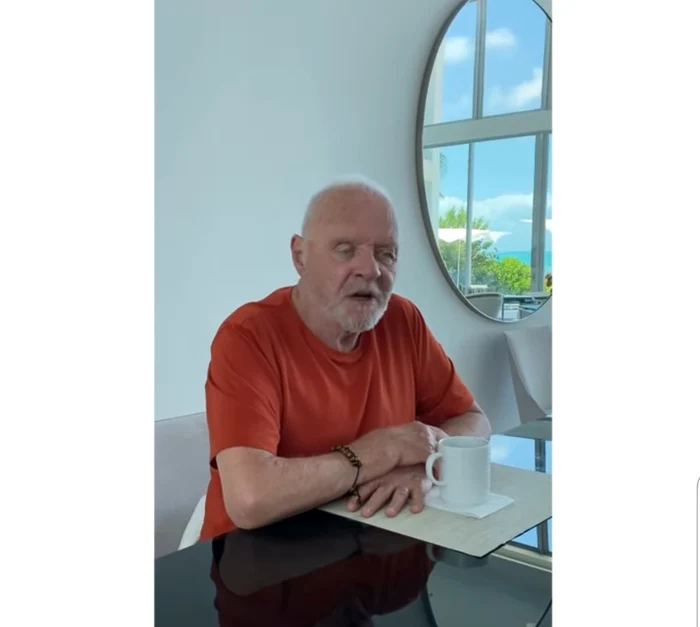 
    Poa' să ningă, poa' să plouă, la ora 17.00, Anthony Hopkins își bea ceaiul în liniștefoto: Instagram  