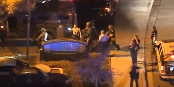 Fortele de ordine intervin la locul atacului armata din Thousand Oaks FOTO Captura YouTube