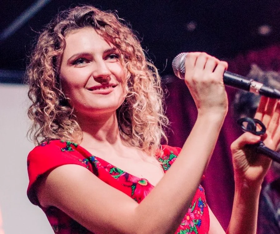 Ecaterine a lansat prima ei piesă soloFoto: Arhiva personală