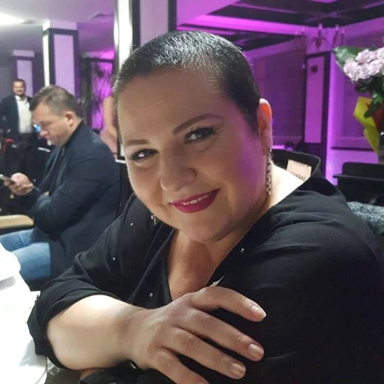 În urmă cu patru ani, Nicoleta a fost diagnosticată cu cancer la sân