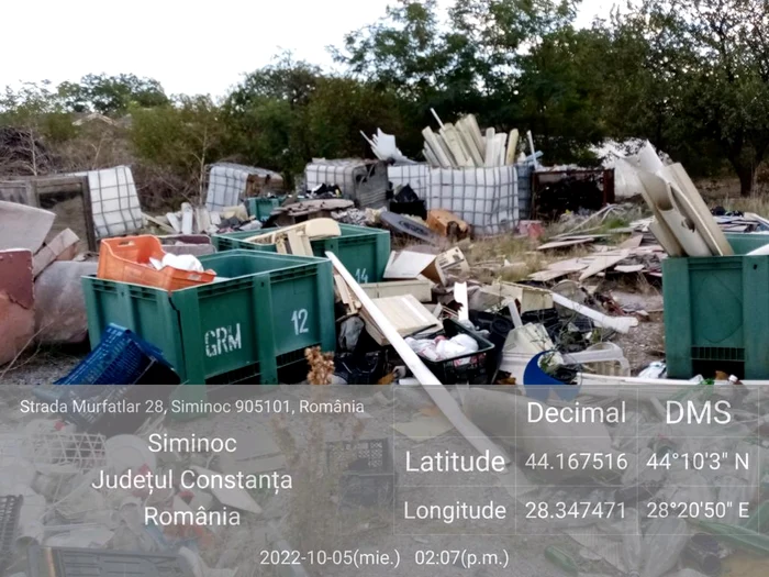 Deșeuri abandonate în satul Siminoc FOTO: Garda de Mediu Constanța