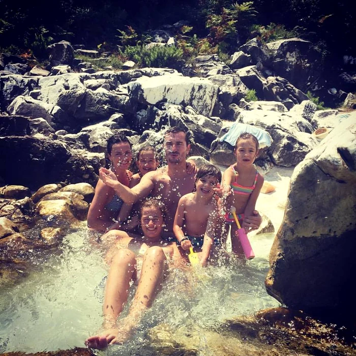 Maria Marinescu, Alin Petrache și copiii lor, la mare