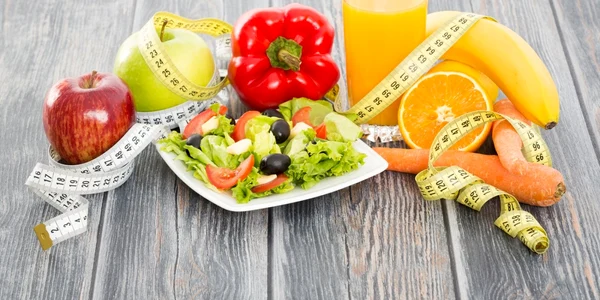 Dieta- regim- slabesti - fructe si legume FOTO 123 RF