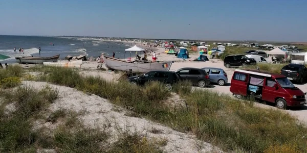 stationare ilegala pe plaja sălbatică