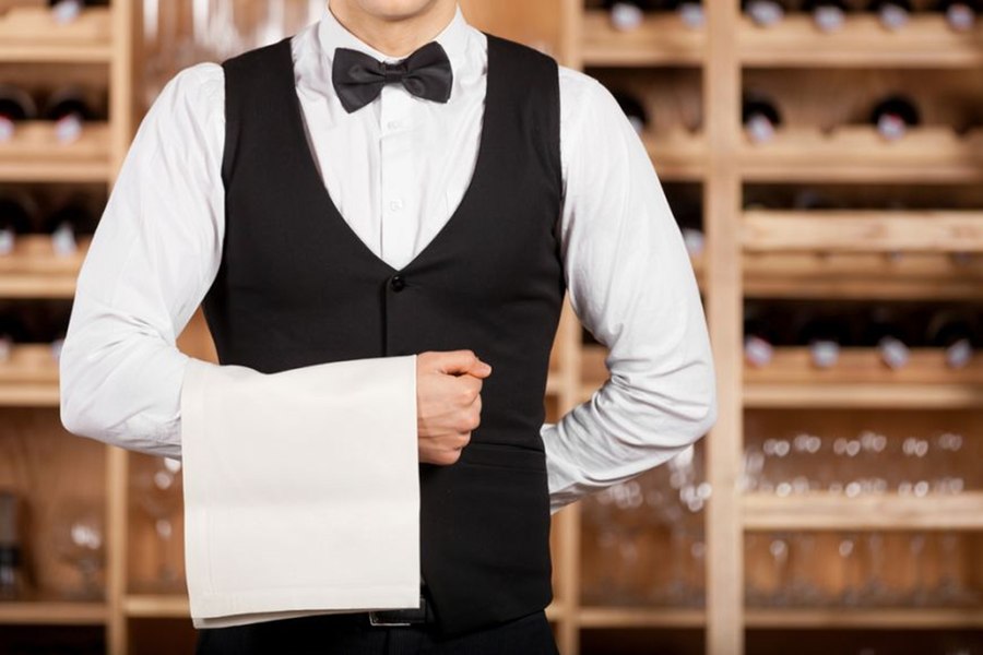 Turismul și HoReCa trec printr-o penurie de angajați: Românii sunt tot mai reticenți din cauza salariilor