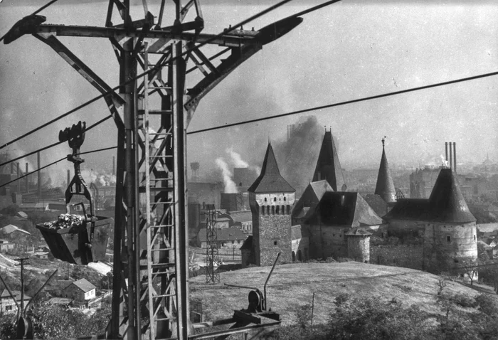 Combinatul din Hunedoara în anii '80. Sursa: Azopan.ro