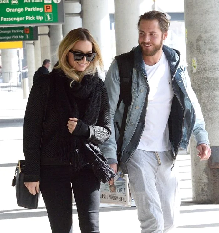 Margot Robbie se iubește cu Tom Ackerley