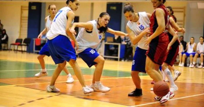 Craiova: Duel Universitatea - Rapid, în Sala Sporturilor din Bănie