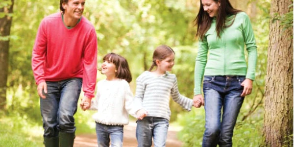 Plimbările în aer liber revitalizează întregul organism