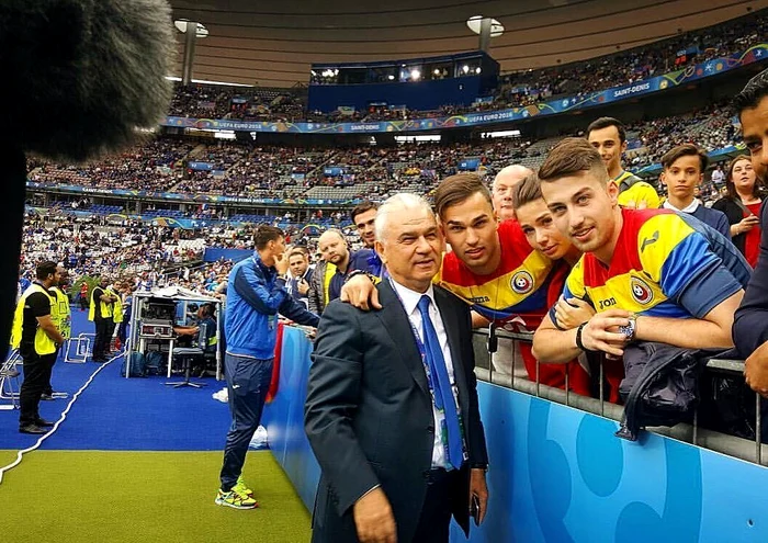 Tata Puiu și puii săi