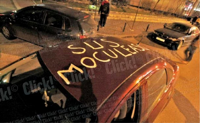 Declaraţie de dragoste pe maşină