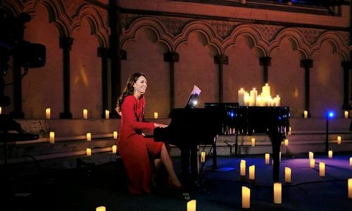 kate concert (2) png