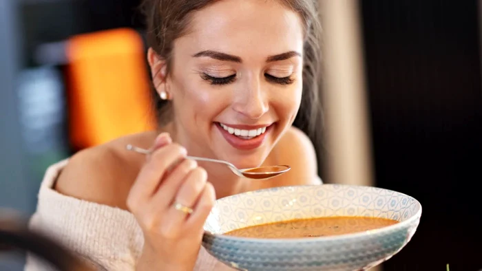 Cum să salvezi supa sărată sau prea sacră.