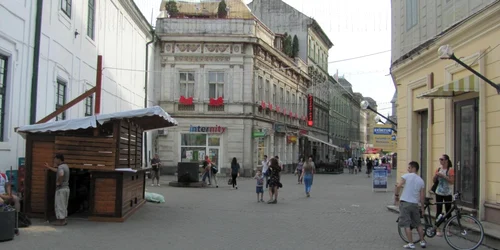 Terasa de pe strada Alba Iulia a şi fost închisă