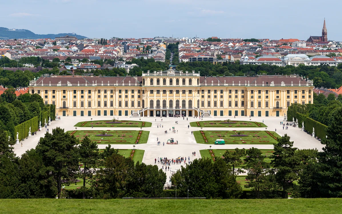 
    Cele mai frumoase locuri din Viena: Primăriafoto: Wikipedia  