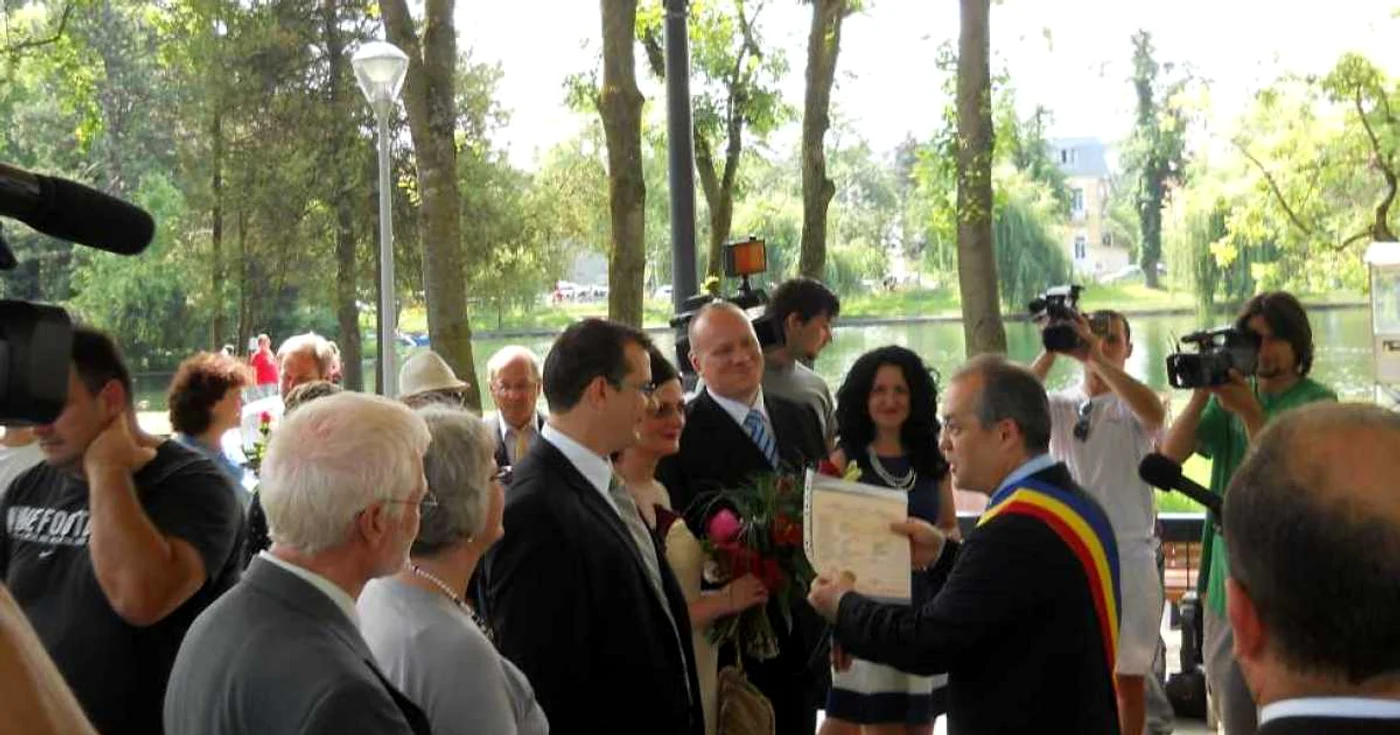 Prima cununie civilă oficiată de Emil Boc, primarul Clujului