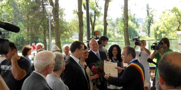 Prima cununie civilă oficiată de Emil Boc, primarul Clujului