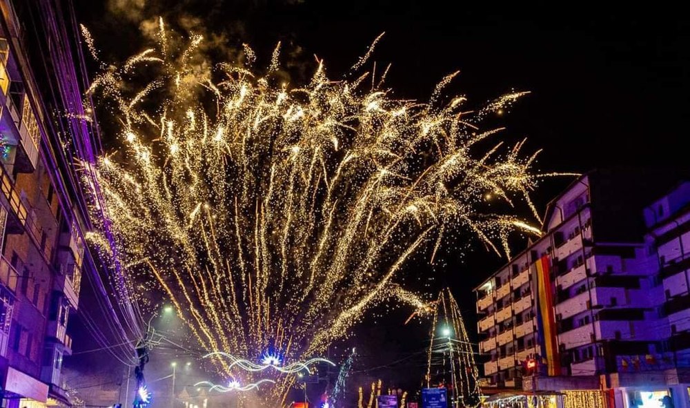 Orașele cu focuri de artificii de Revelion. Unde să mergi în Dâmbovița dacă nu ai plecat nicăieri 