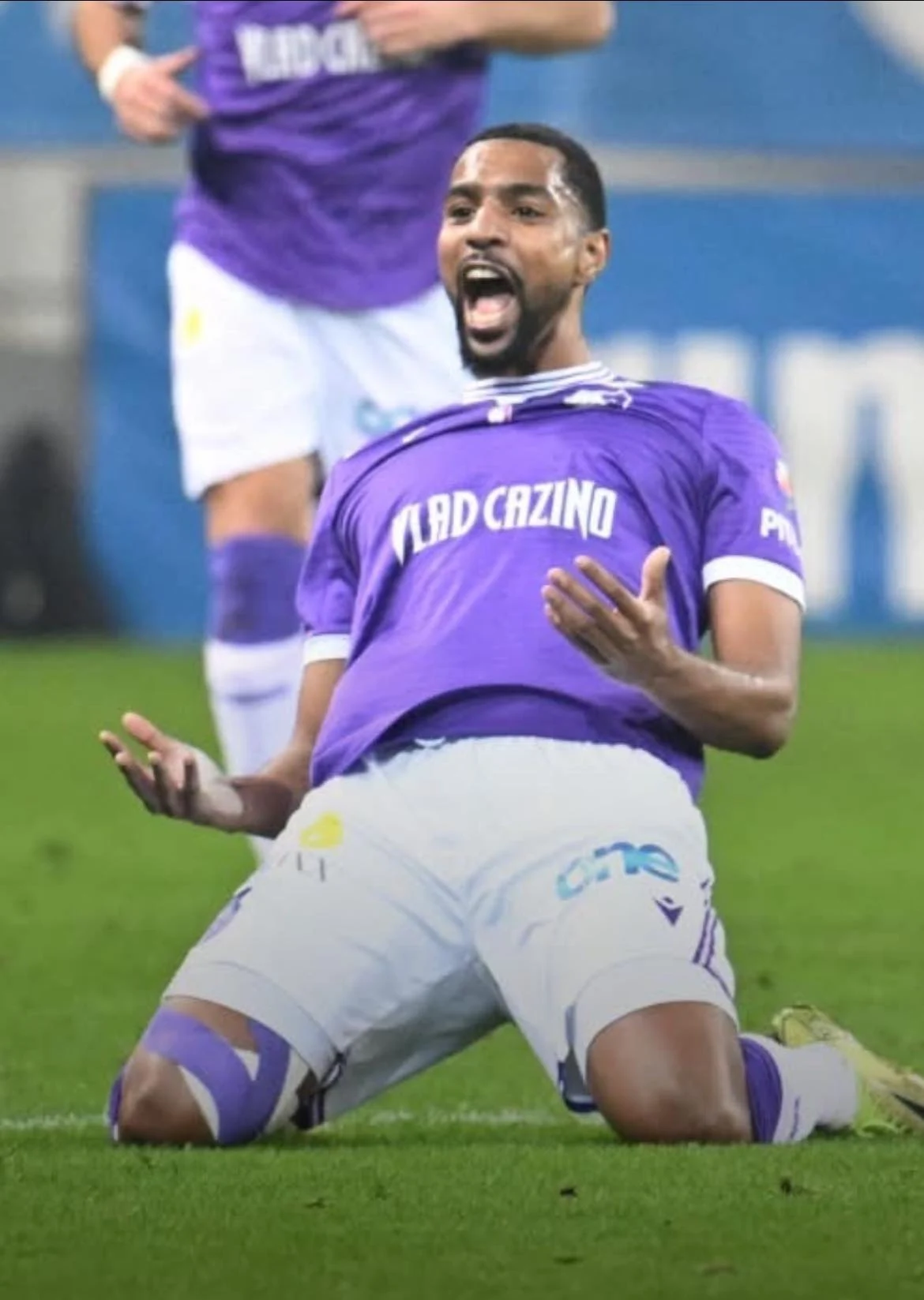 Argeșul dă lovitura la Craiova și dinamitează lupta pentru titlu. Șase echipe au șanse să câștige Superliga