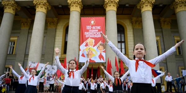 Rusia a sărbătorit joi aniversarea a 100 de ani a Tinerilor Pionieri FOTO Profimedia