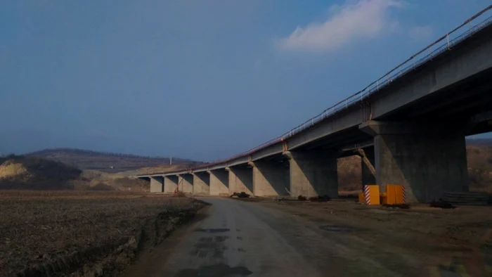 Bărbatul a supravieţuit, dar  şi-a rupt picioarele şi s-a lovit la cap. FOTO ARHIVĂ CNAIR