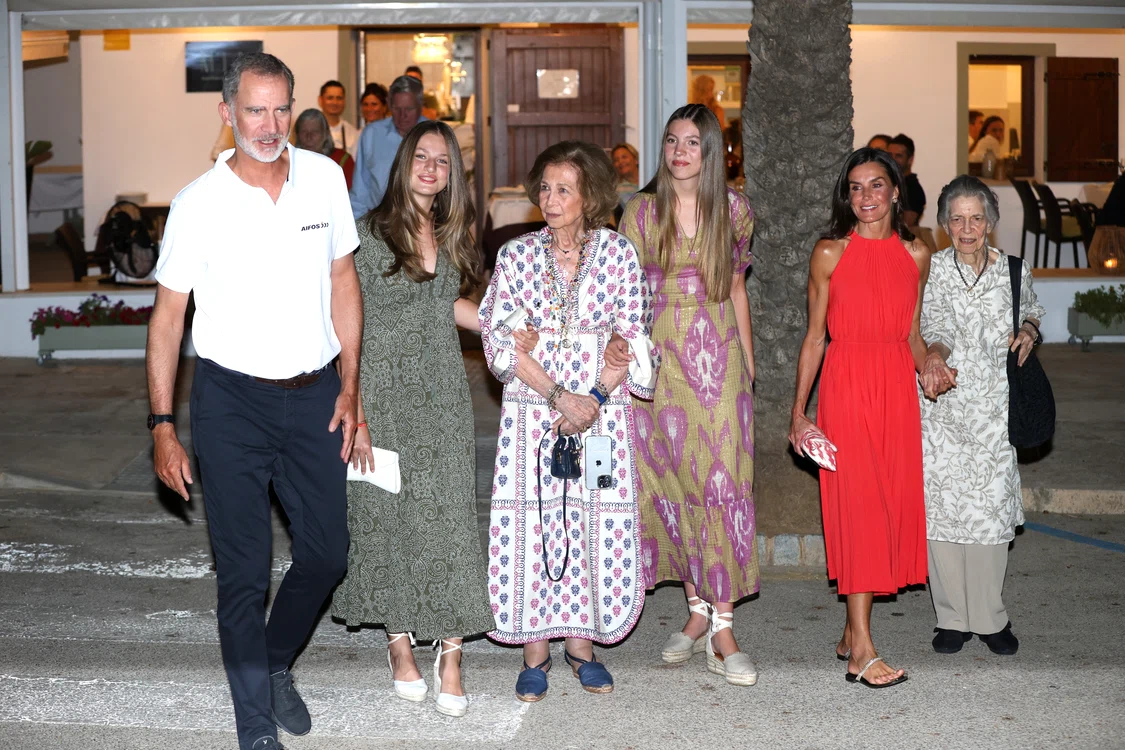 Regina Letizia cu familia, după o cină în Palma de Mallorca, Profimedia jpg