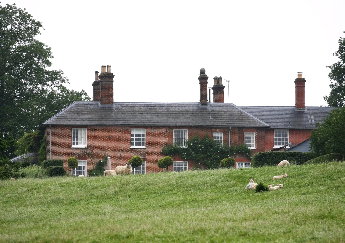 Bucklebury Manor, casa din Berkshire lui Carole și Michael Middleton. FOTO: Profimedia