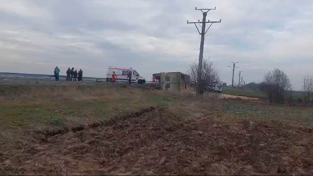 Accident rutier grav în Dolj. Trei persoane au decedat. Sunt implicate două autoturisme și un TIR