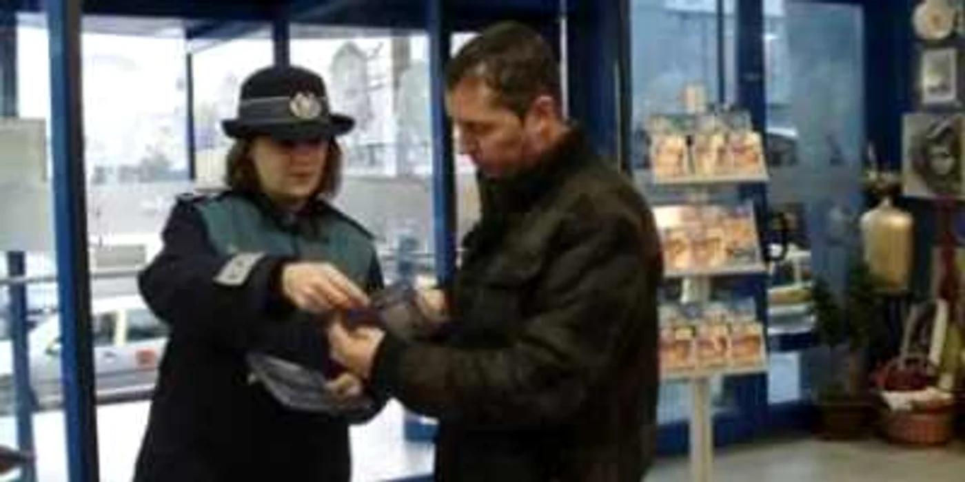 Neamţ: Poliţiştii explică populaţiei că votul ilegal înseamnă închisoare